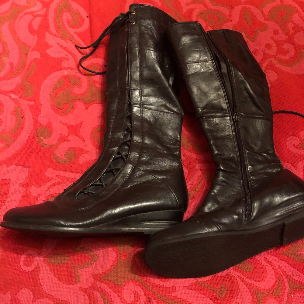 Lace up low wedge boots